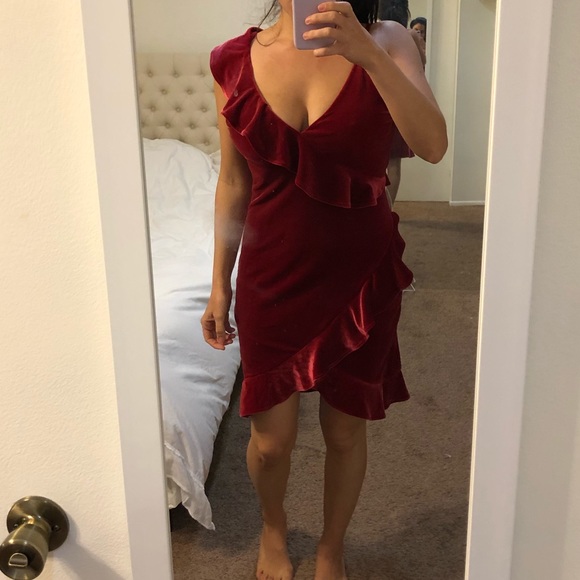 Express red velvet ruffle dress NWT - Picture 5 of 6